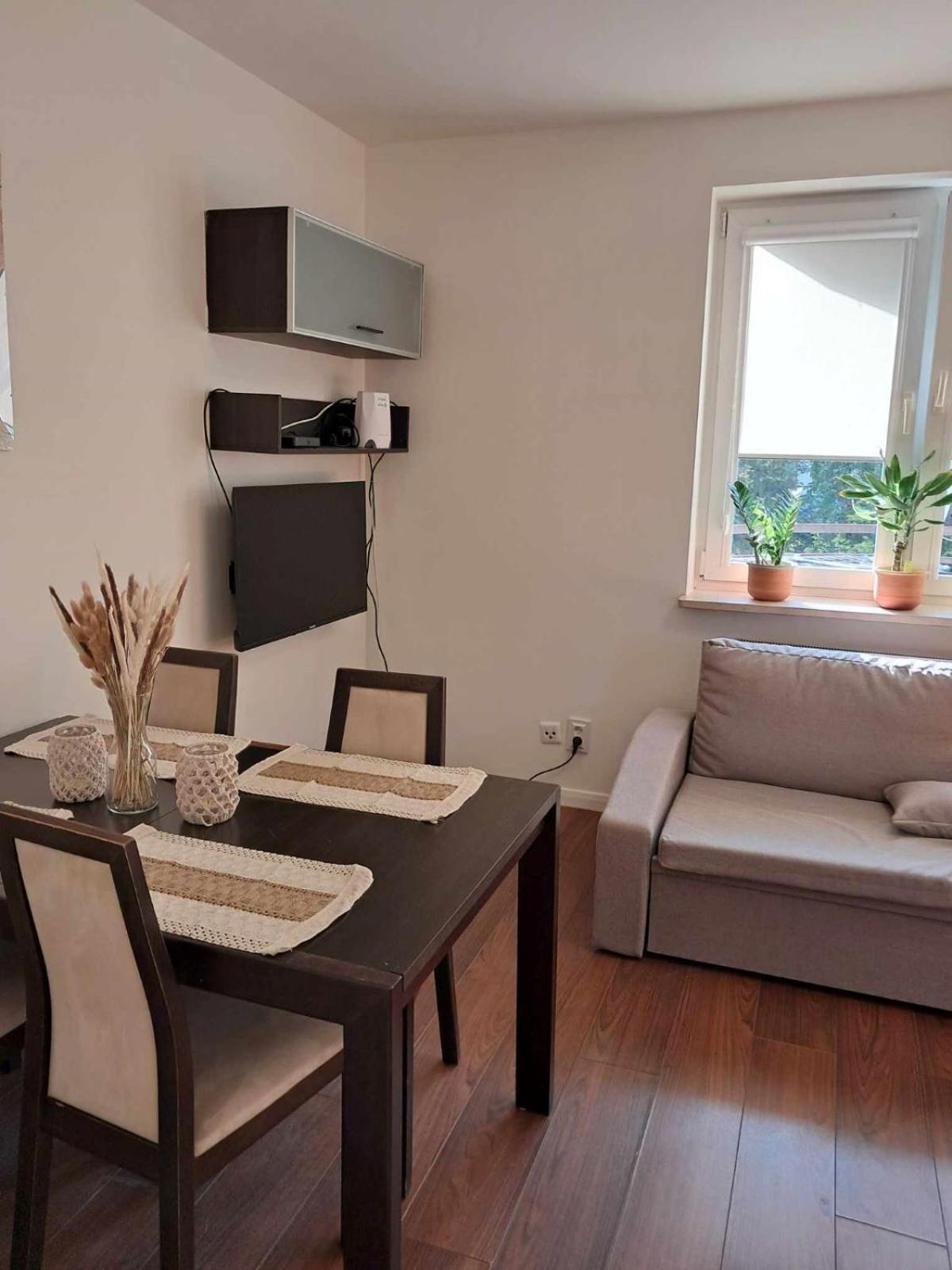 Apartament Julia 1-4 Os Parter Balkon Garaz Westerplatte キェルツェ エクステリア 写真